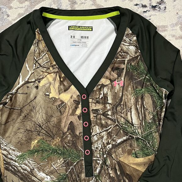 UNDER ARMOUR Scent Control Cold Gear Camo Top Women MEDIUM Hunting Fitted V-Neck - Picture 3 of 10
